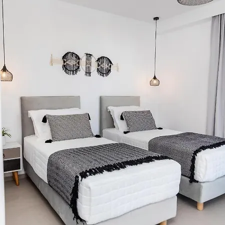 Otel Alenor Naxos City
