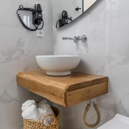 Alenor 2* Naxos City