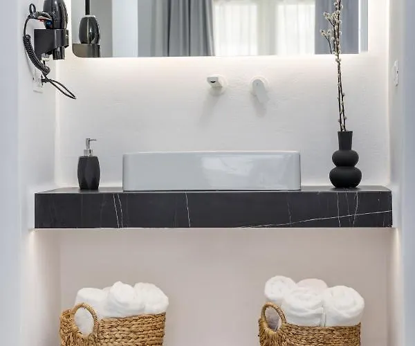 Alenor 2* Naxos City